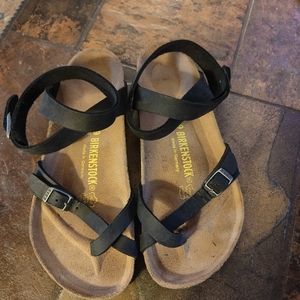 Black Oiled leather Birkenstock Yara sz 39 (8.5-9)